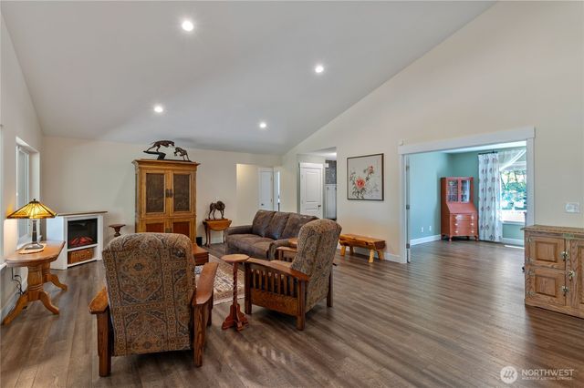 13642 NW Red Maple Way, Bremerton, WA 98312