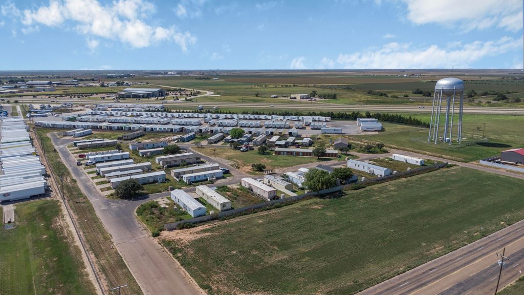 3301 Quincy Avenue, Plainview, TX 79072