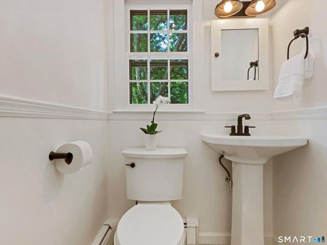 127 South Gate Lane, Fairfield, CT 06890