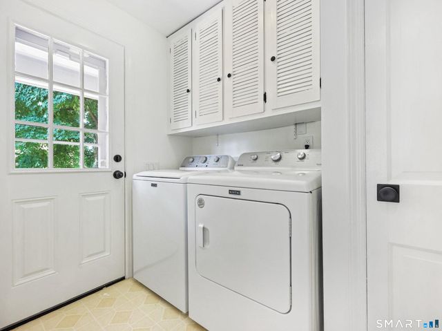 127 South Gate Lane, Fairfield, CT 06890