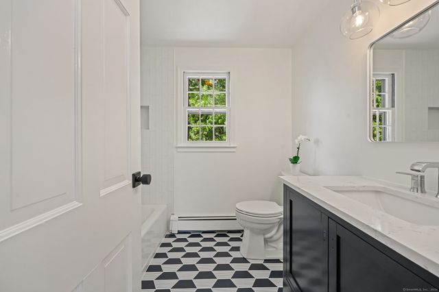 127 South Gate Lane, Fairfield, CT 06890