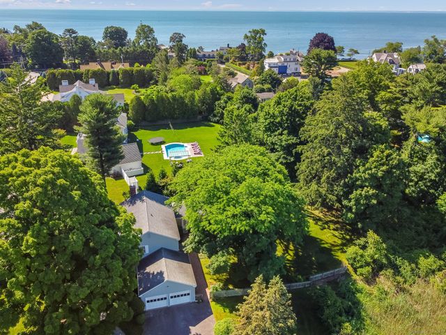 127 South Gate Lane, Fairfield, CT 06890