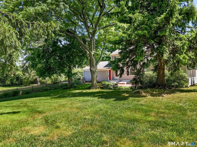 127 South Gate Lane, Fairfield, CT 06890