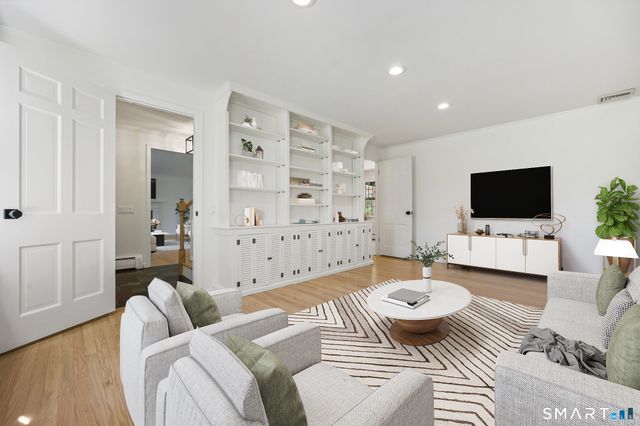 127 South Gate Lane, Fairfield, CT 06890