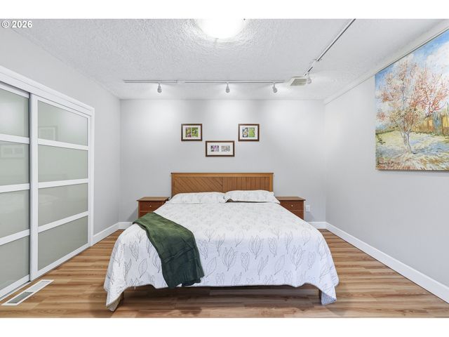 4005 Se LEXINGTON St, Portland, OR 97202