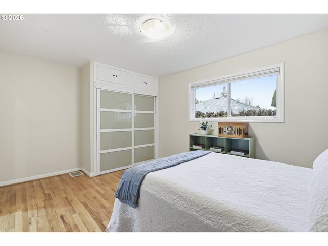 4005 Se LEXINGTON St, Portland, OR 97202