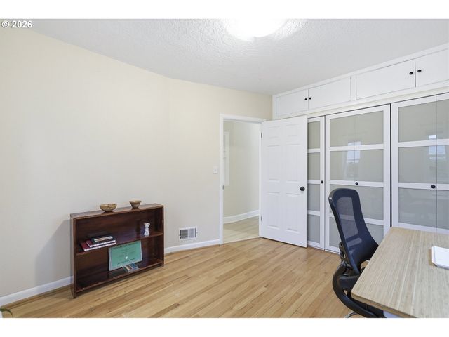 4005 Se LEXINGTON St, Portland, OR 97202