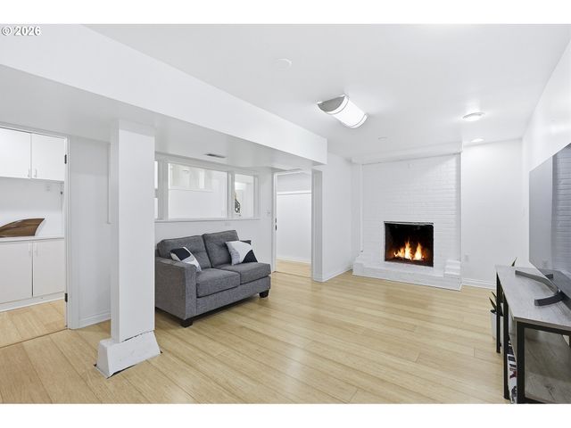 4005 Se LEXINGTON St, Portland, OR 97202