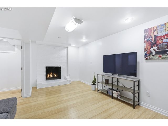 4005 Se LEXINGTON St, Portland, OR 97202