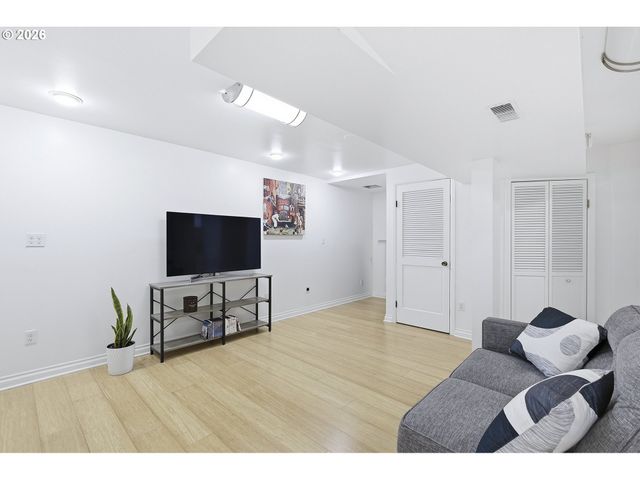 4005 Se LEXINGTON St, Portland, OR 97202