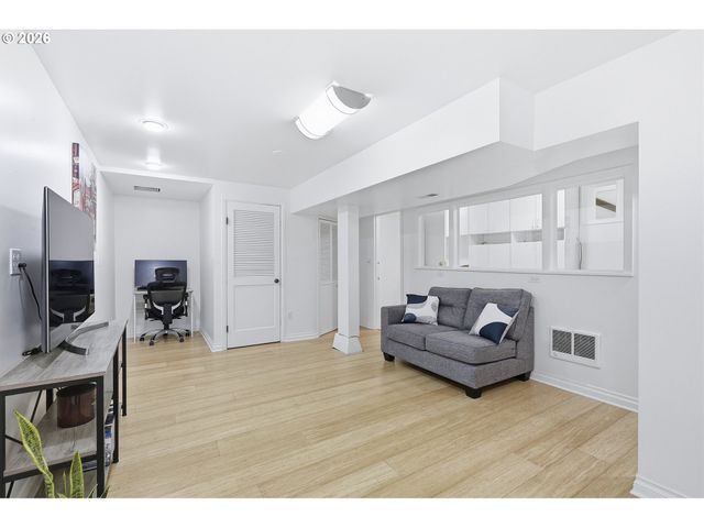 4005 Se LEXINGTON St, Portland, OR 97202