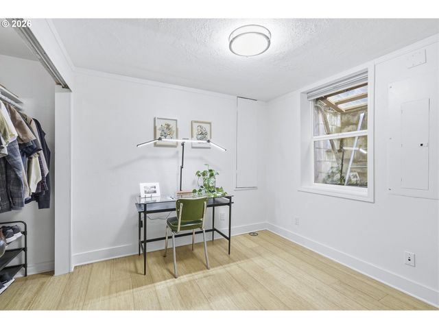 4005 Se LEXINGTON St, Portland, OR 97202