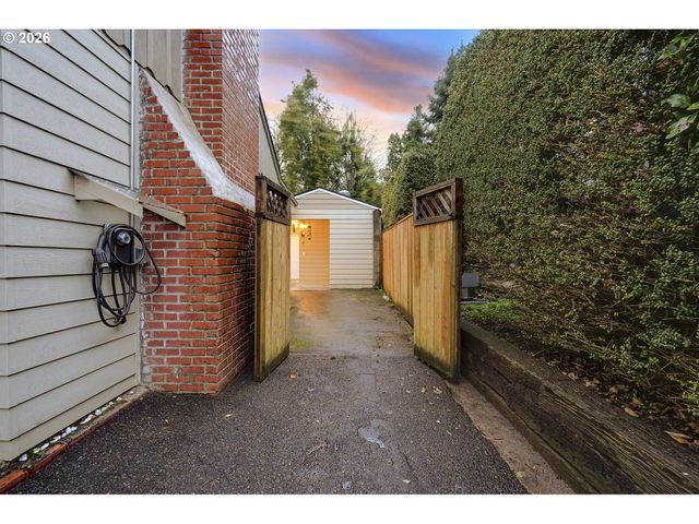 4005 Se LEXINGTON St, Portland, OR 97202