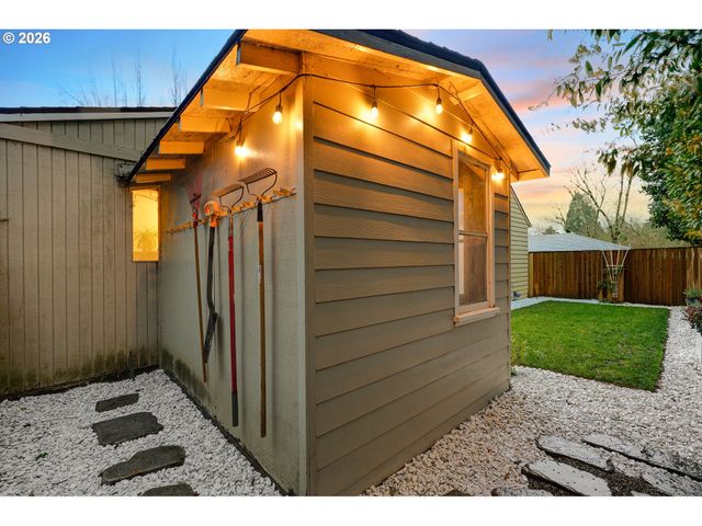 4005 Se LEXINGTON St, Portland, OR 97202