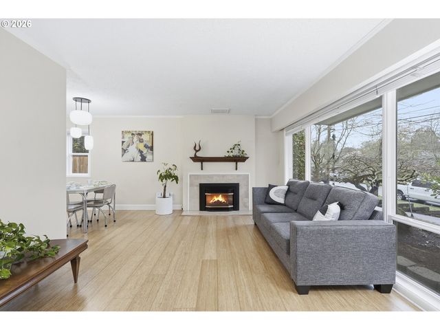 4005 Se LEXINGTON St, Portland, OR 97202