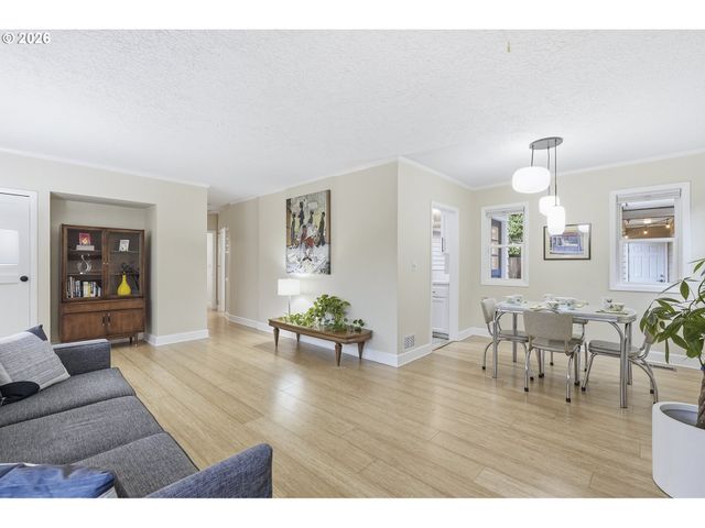 4005 Se LEXINGTON St, Portland, OR 97202