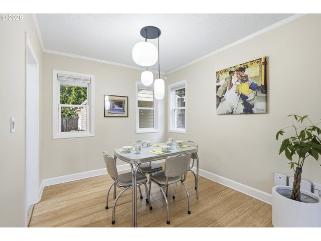 4005 Se LEXINGTON St, Portland, OR 97202