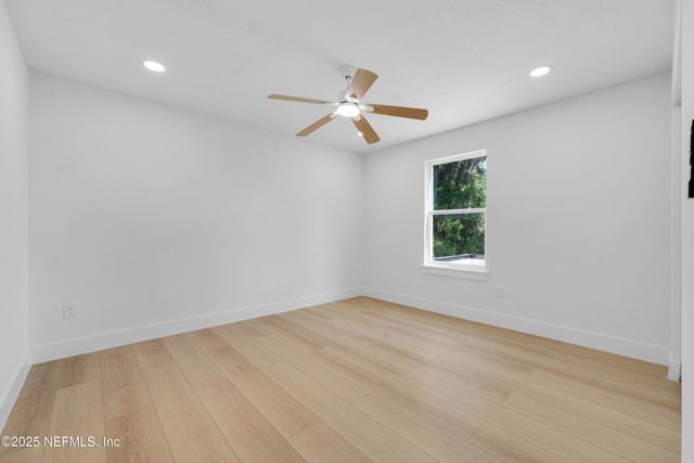 3868 CEDAR POINT Road, Jacksonville, FL 32226