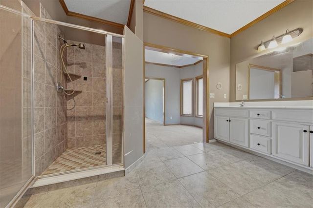 2227 SW Park avenue Circle, Blue Springs, MO 64014