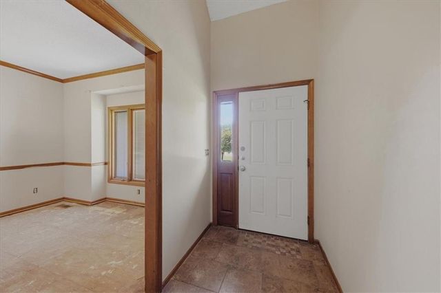 2227 SW Park avenue Circle, Blue Springs, MO 64014