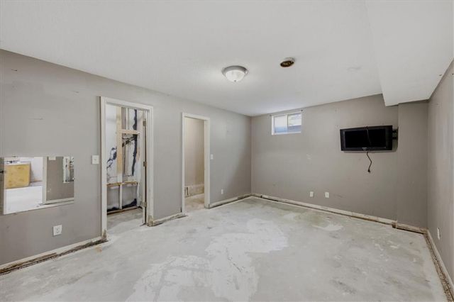 2227 SW Park avenue Circle, Blue Springs, MO 64014