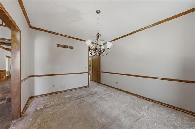 2227 SW Park avenue Circle, Blue Springs, MO 64014