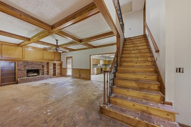 2227 SW Park avenue Circle, Blue Springs, MO 64014