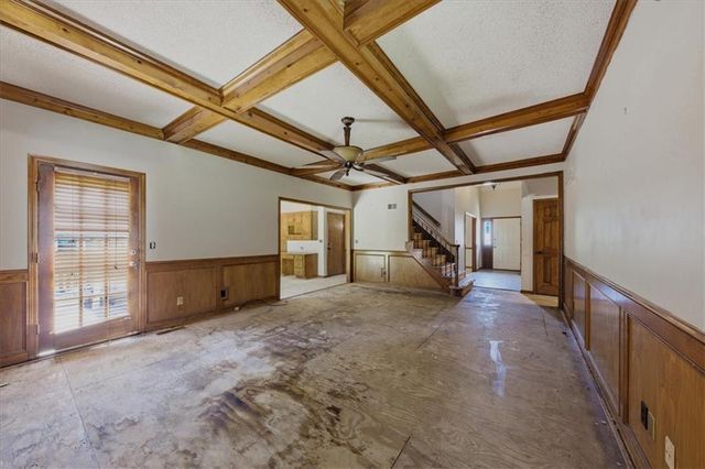 2227 SW Park avenue Circle, Blue Springs, MO 64014
