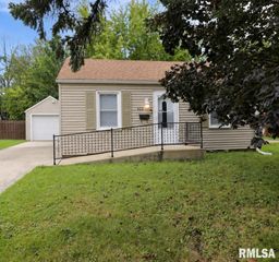 423 W LAKEWOOD Avenue, Peoria, IL 61614