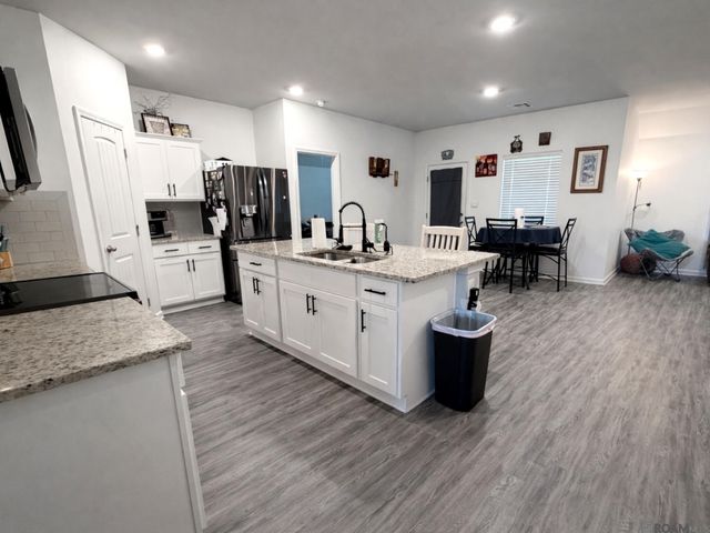 8311 Rosemary Ave, Denham Springs, LA 70726