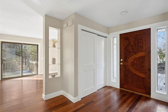 27 Ravine Road, Miller Place, NY 11764