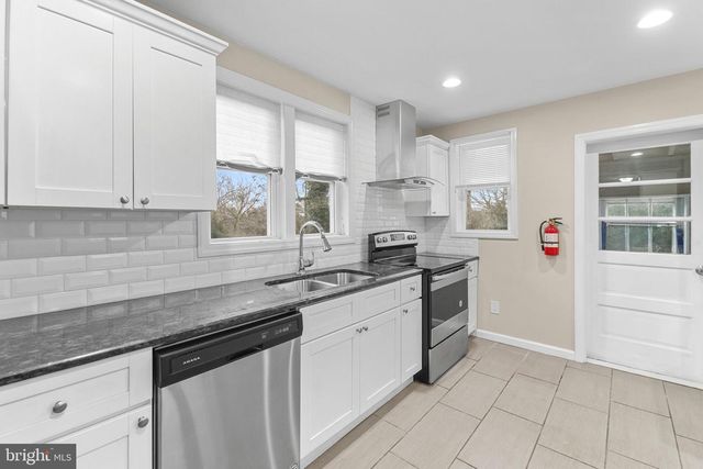 282 BERLIN RD, Clementon, NJ 08021