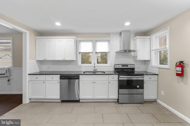 282 BERLIN RD, Clementon, NJ 08021