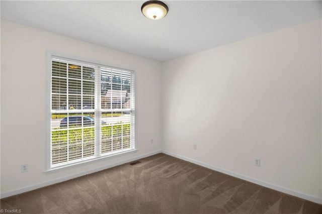 10 Wimbledon Lane, Greensboro, NC 27455