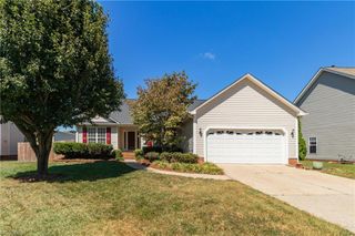 10 Wimbledon Lane, Greensboro, NC 27455