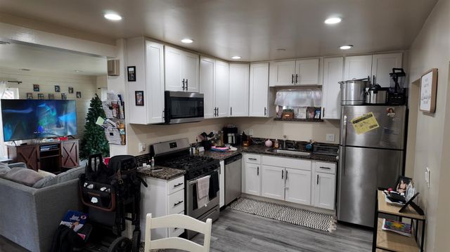 129 Phoenix Ave, Modesto, CA 95354