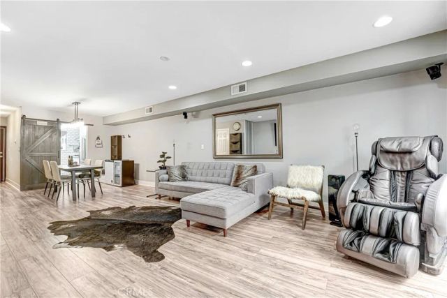 326 E Valencia C, Burbank, CA 91502