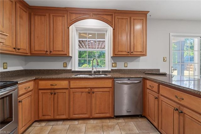 101 Cobia DR, Yorktown, VA 23692
