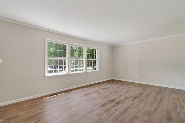 101 Cobia DR, Yorktown, VA 23692