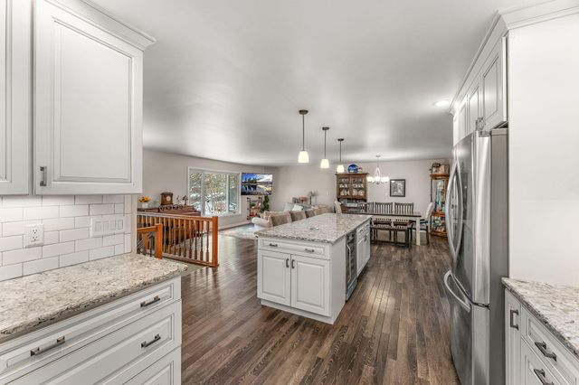 1034 N 350 E, Chesterton, IN 46304