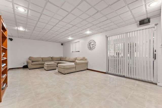 1034 N 350 E, Chesterton, IN 46304