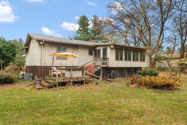 1034 N 350 E, Chesterton, IN 46304