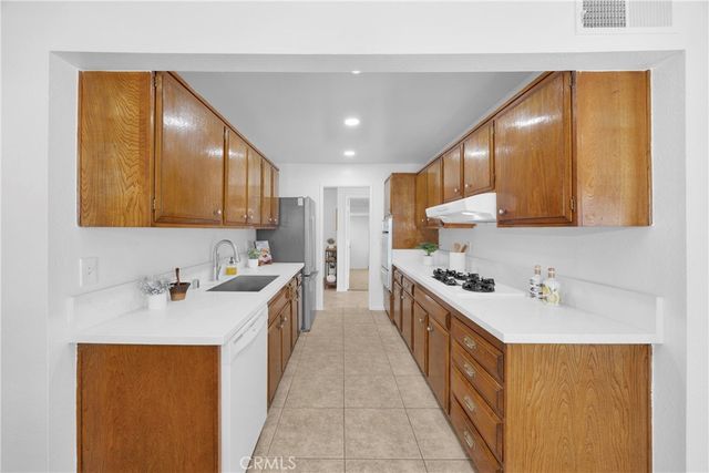 8350 E Blithedale, Long Beach, CA 90808