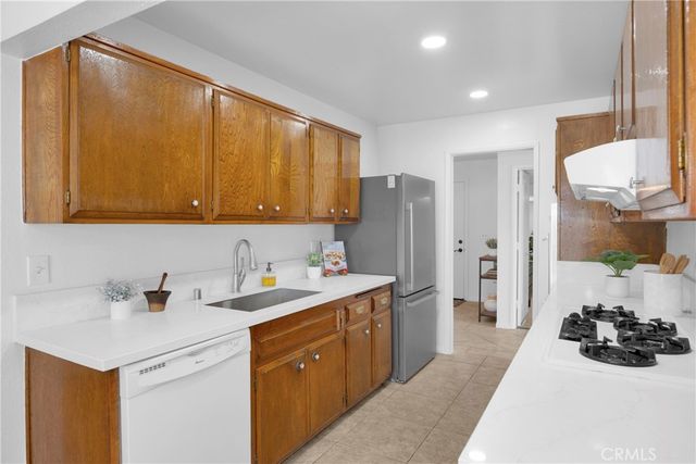 8350 E Blithedale, Long Beach, CA 90808
