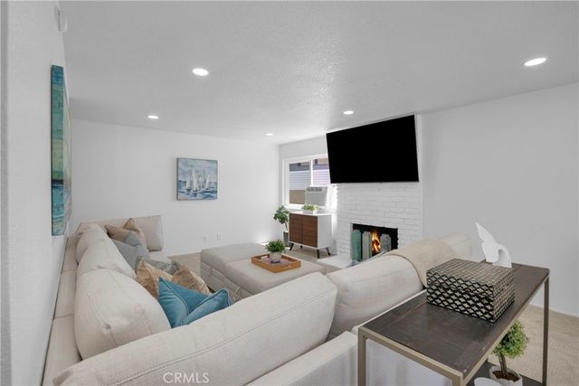 8350 E Blithedale, Long Beach, CA 90808