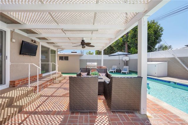 8350 E Blithedale, Long Beach, CA 90808