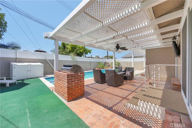 8350 E Blithedale, Long Beach, CA 90808