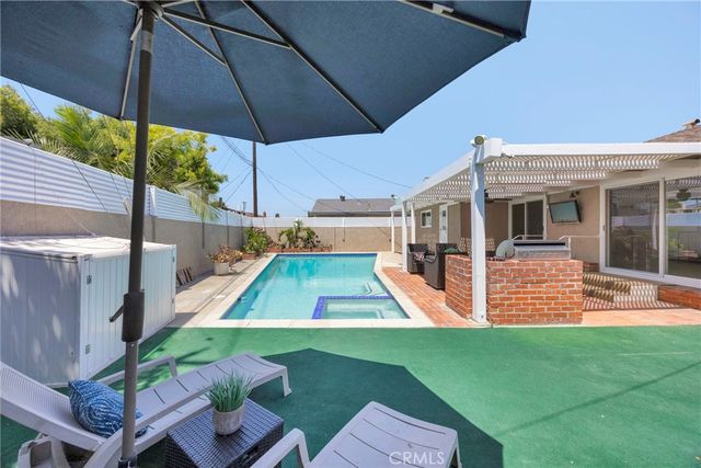8350 E Blithedale, Long Beach, CA 90808
