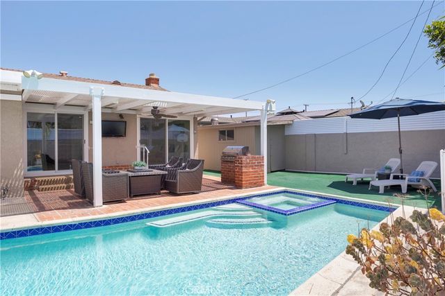 8350 E Blithedale, Long Beach, CA 90808