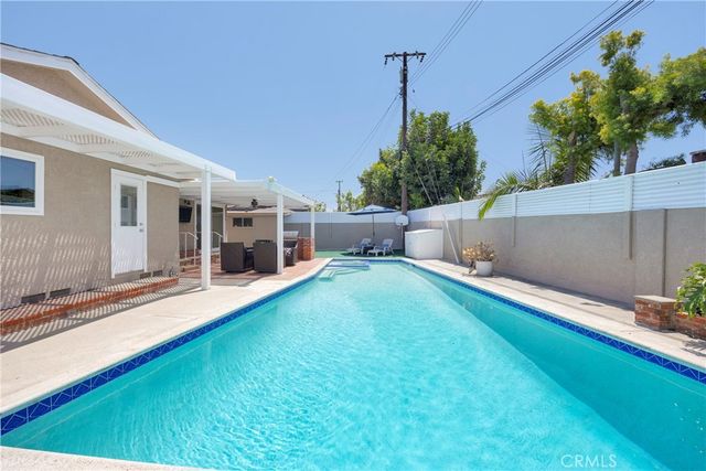 8350 E Blithedale, Long Beach, CA 90808